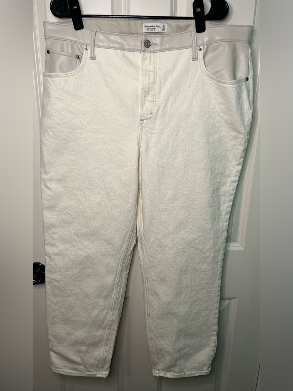 Abercrombie & Fitch 90s Straight Ultra High Rise Pants Vegan Leather Short 35/20